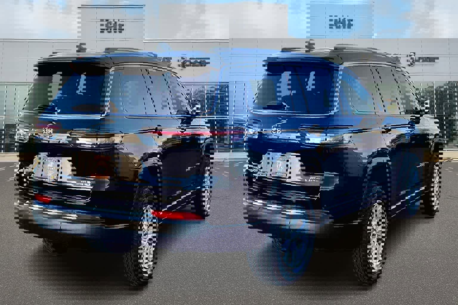 Used 2023 Jeep Grand Cherokee L Limited image 23