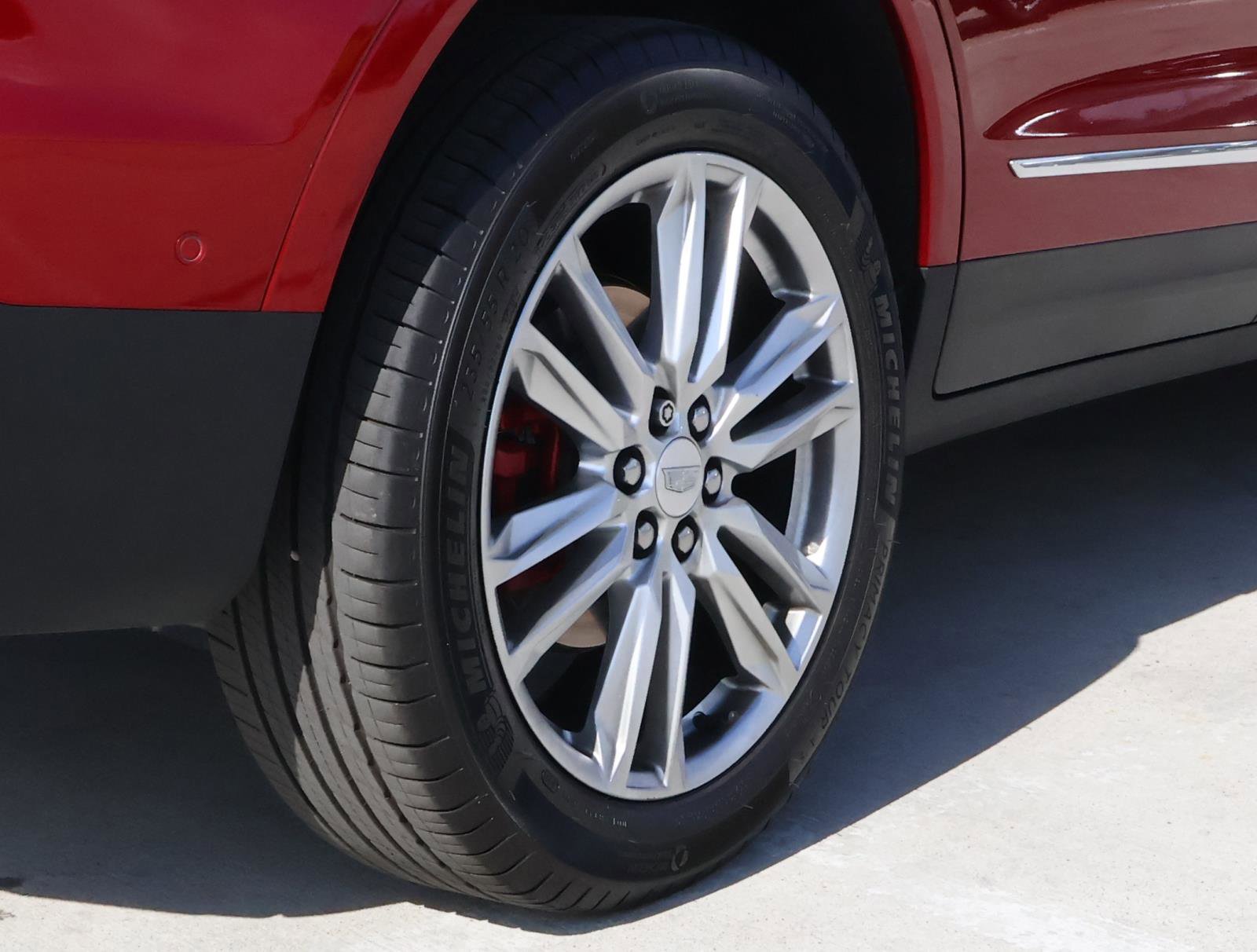 Certified 2023 Cadillac XT5 Sportv w/ Technology Package image 12