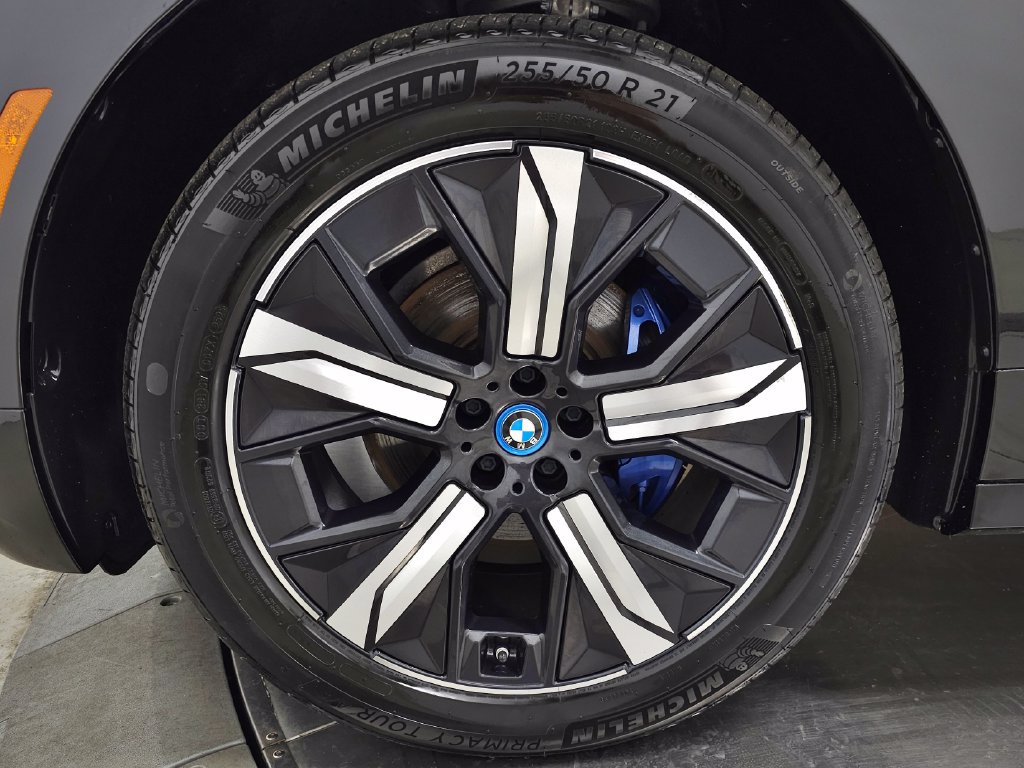 Certified 2024 BMW iX xDrive50 w/ Sport Package AWD/4WD image 14