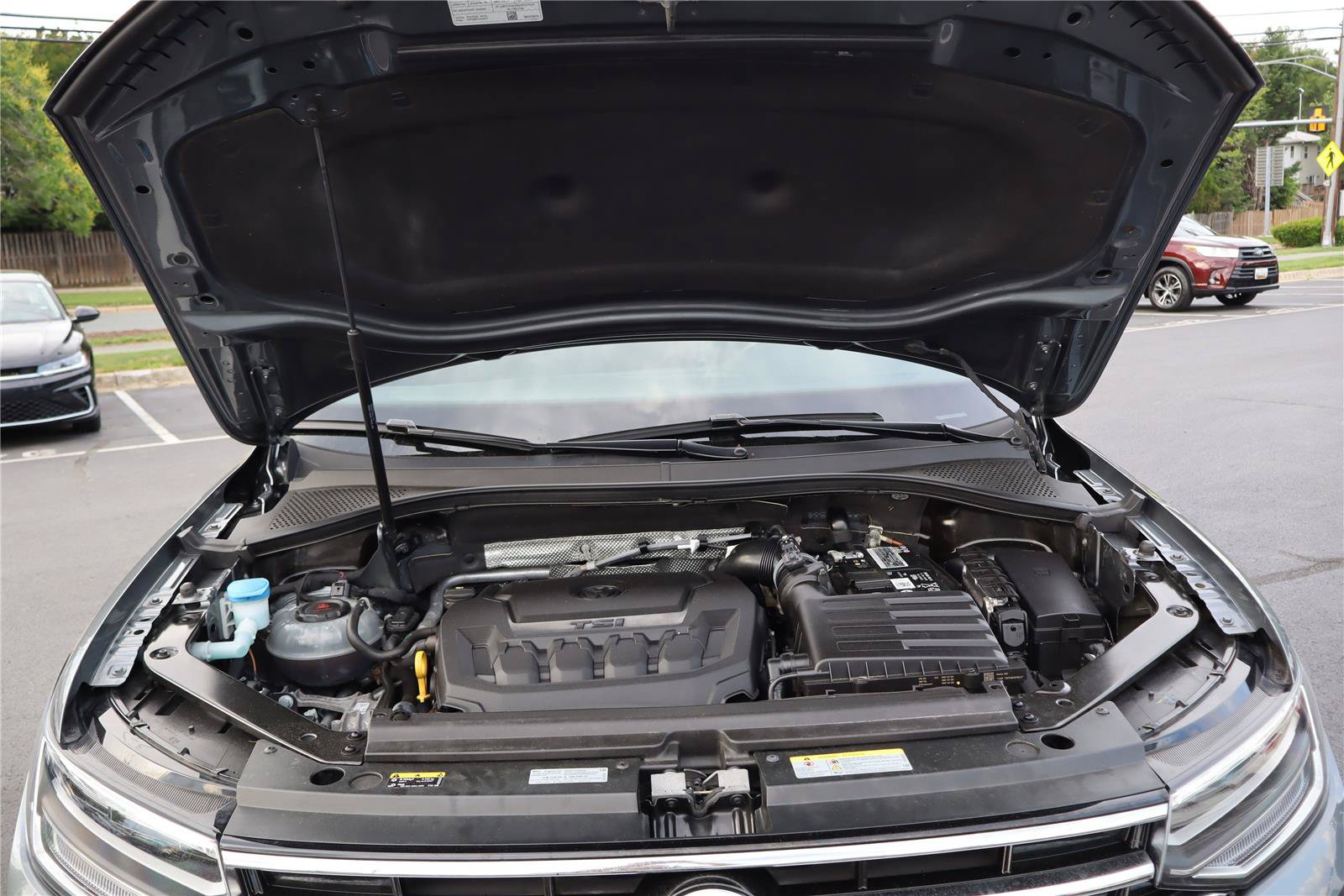 Certified 2023 Volkswagen Tiguan SE AWD/4WD image 10