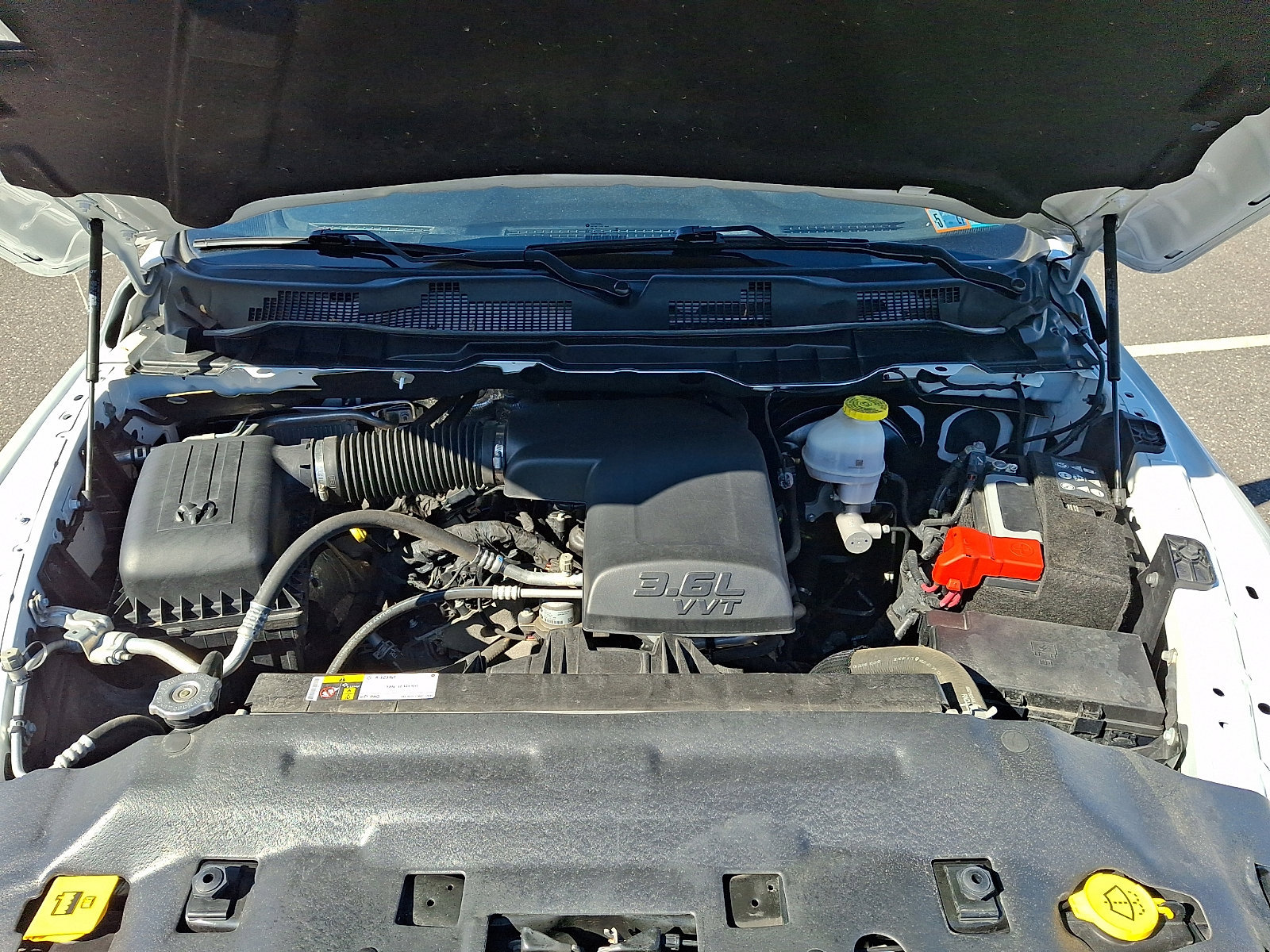 Used 2024 RAM 1500 Classic SLT AWD/4WD image 27