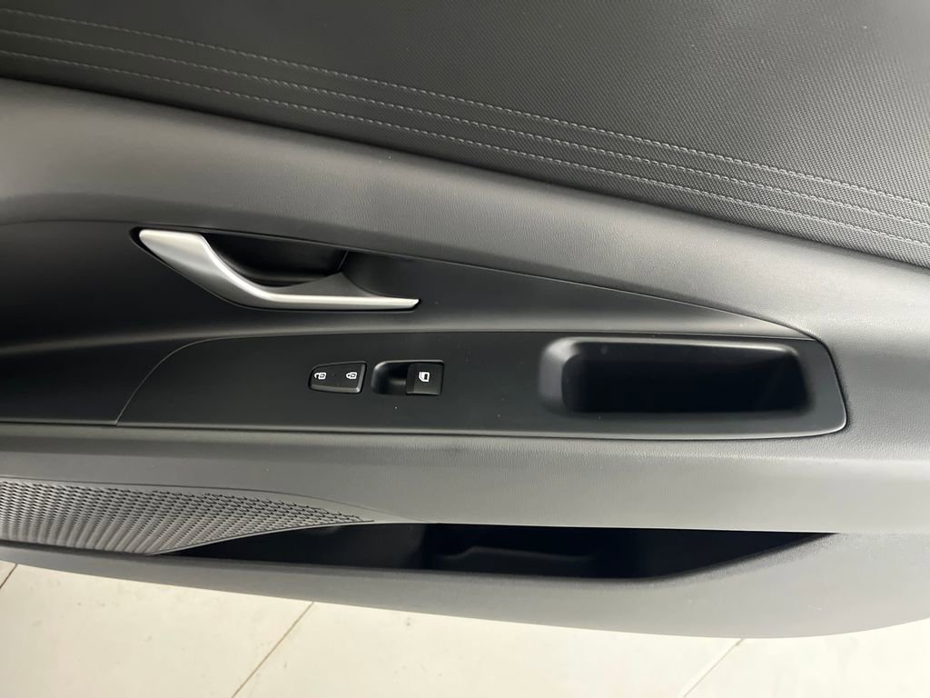 Used 2025 Hyundai Elantra Blue FWD image 54