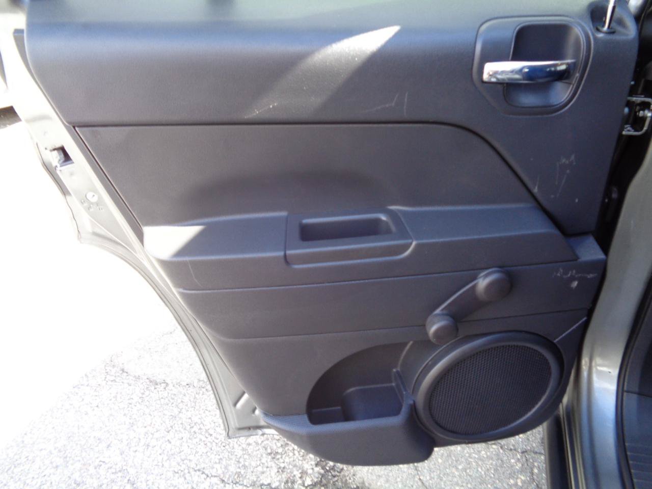 Used 2012 Jeep Patriot Sport FWD image 9