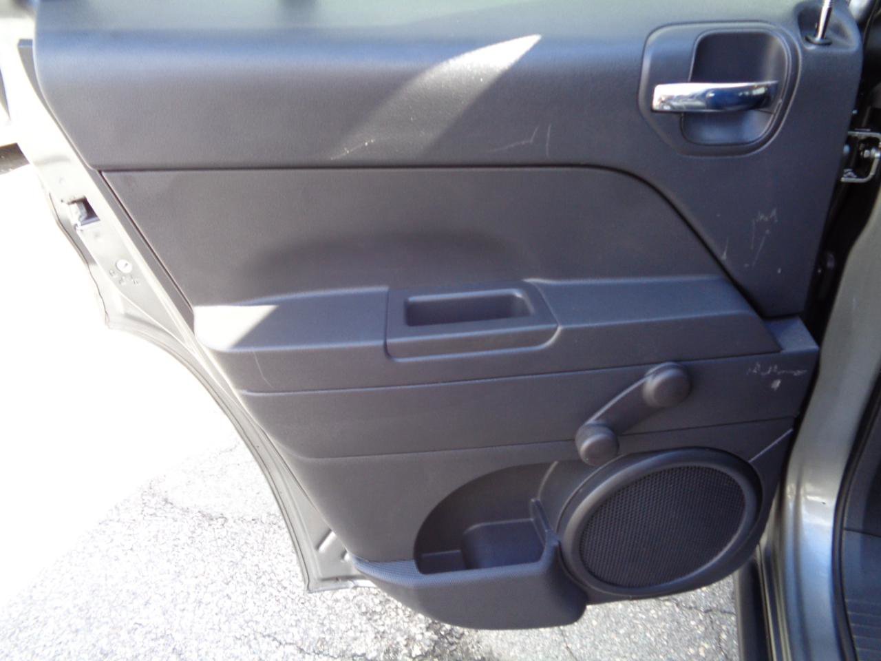Used 2012 Jeep Patriot Sport FWD image 9