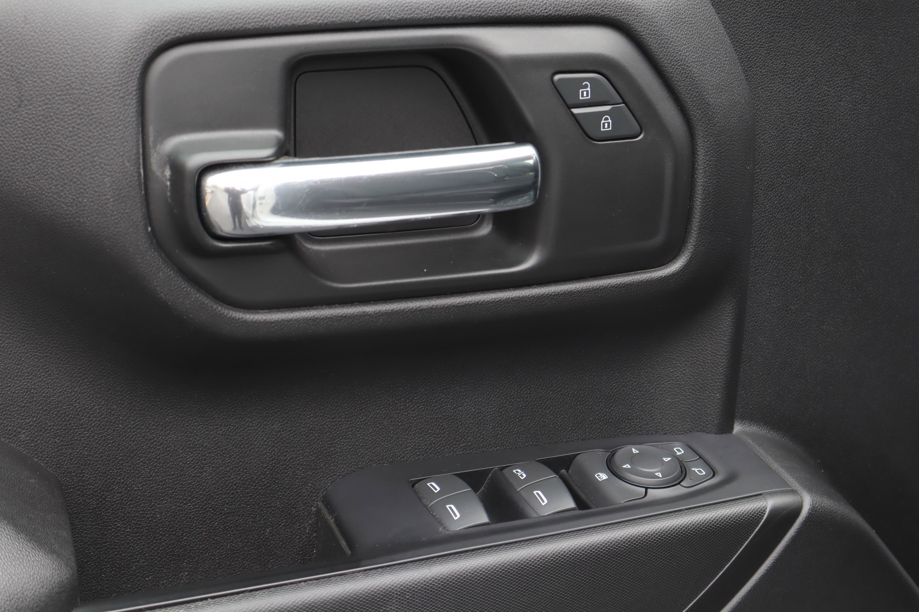 Used 2019 Chevrolet Silverado 1500 Custom w/ Custom Value Package image 19