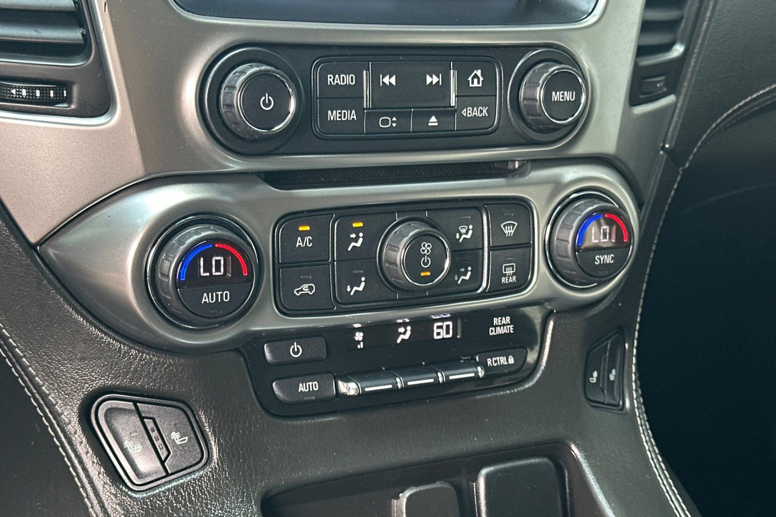Used 2018 Chevrolet Suburban LT AWD/4WD image 21