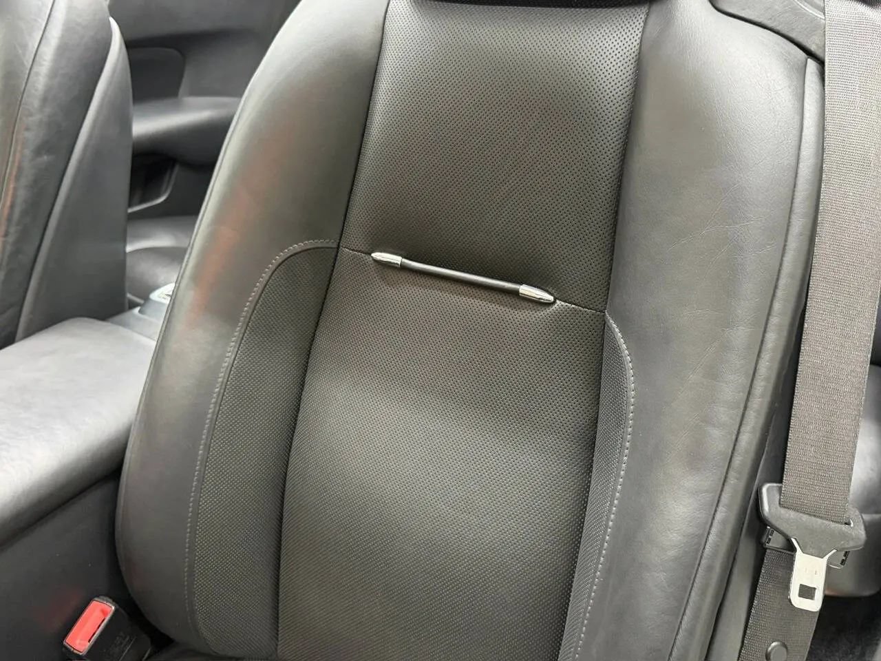 Used 2017 Rolls-Royce Dawn RWD image 25