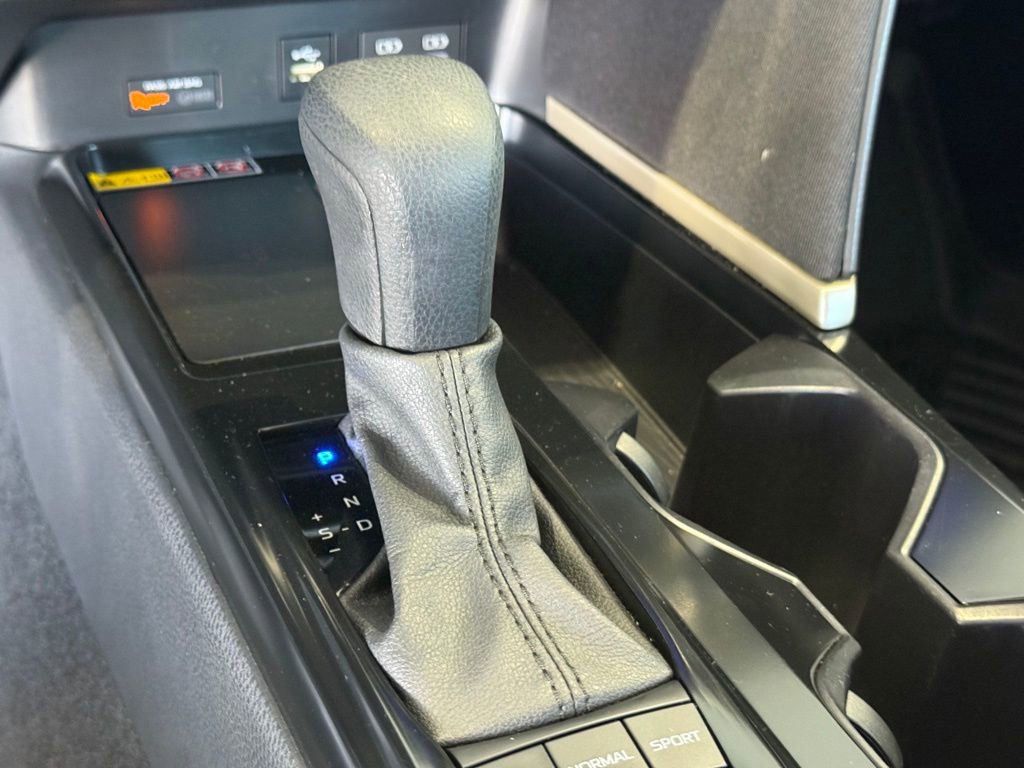 Used 2025 Toyota Camry LE image 25