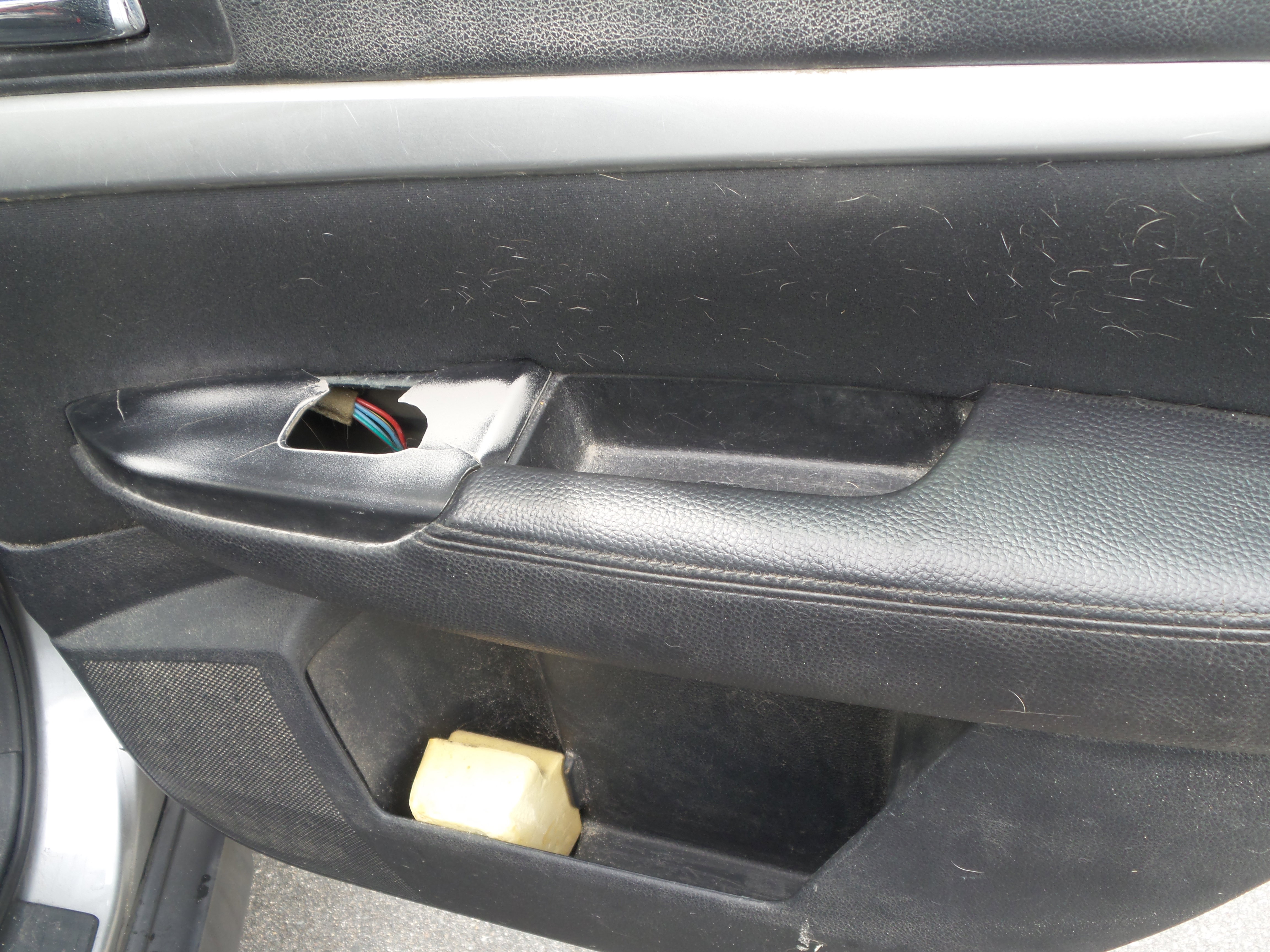 Used 2010 Subaru Outback 2.5i image 29