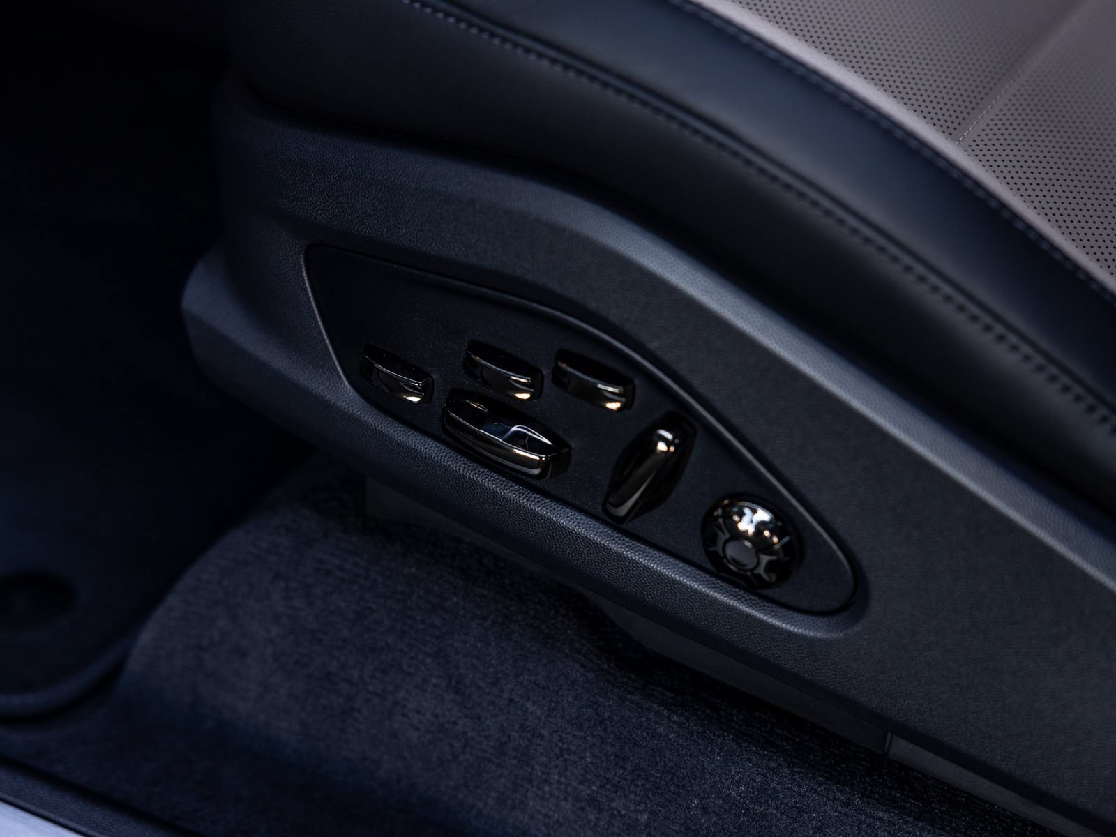 New 2026 Porsche Cayenne S AWD/4WD image 30