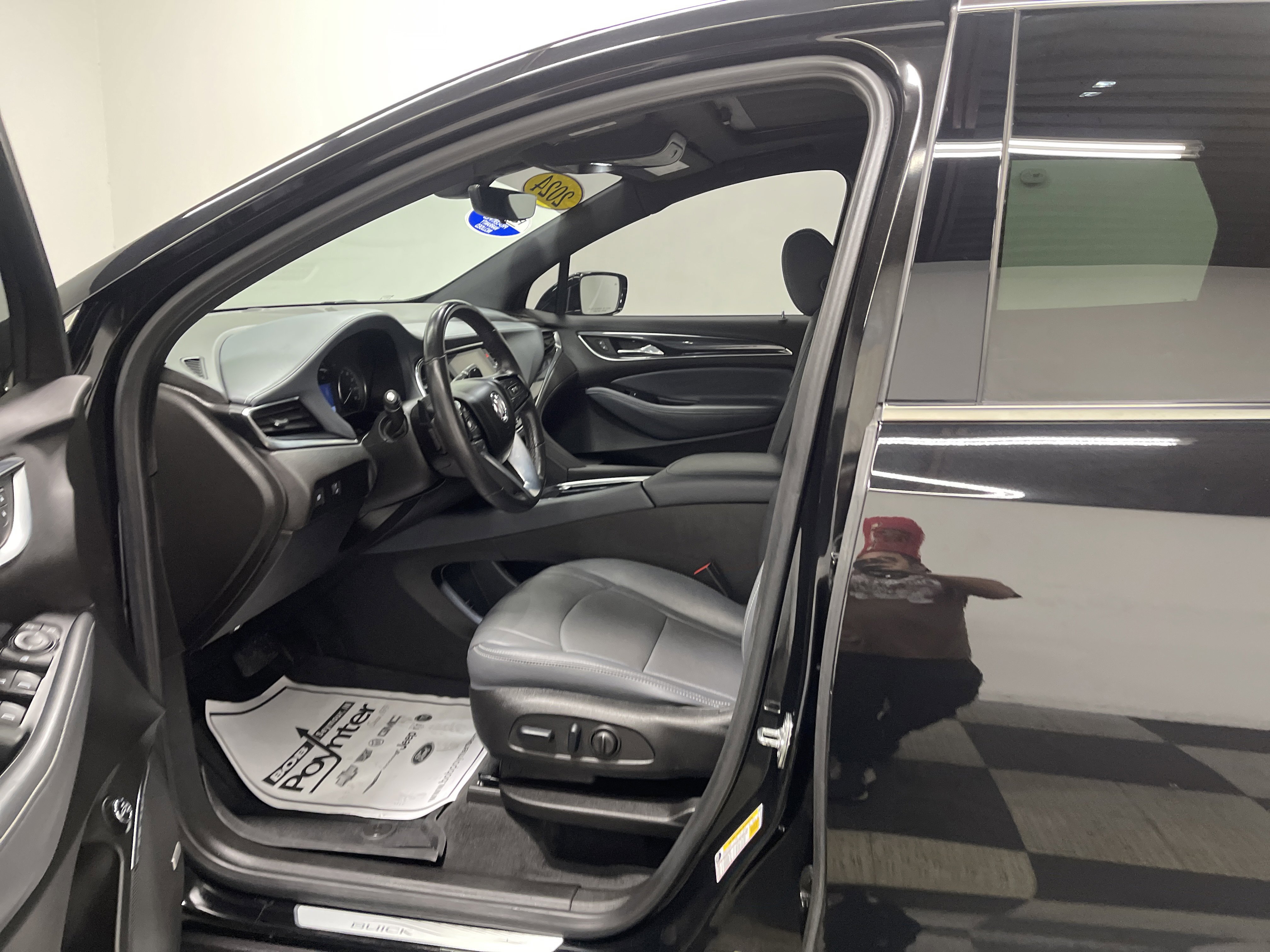 Used 2024 Buick Enclave Essence w/ Experience Buick Package image 9