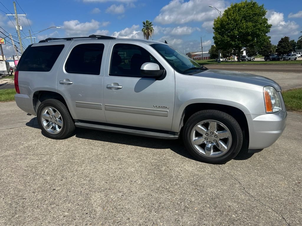 Used 2014 GMC Yukon SLE RWD image 3