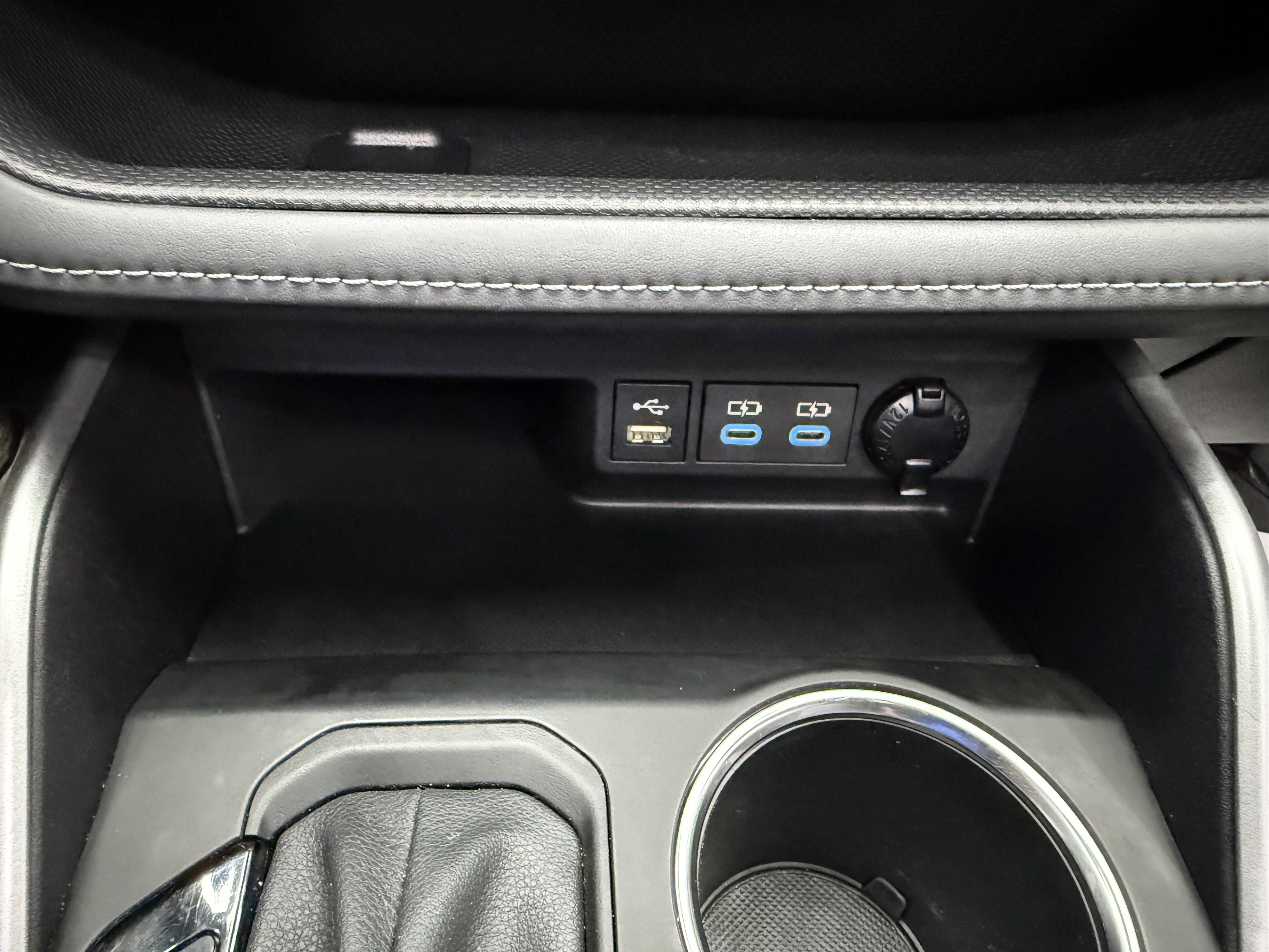 Used 2022 Toyota Highlander XLE AWD/4WD image 20