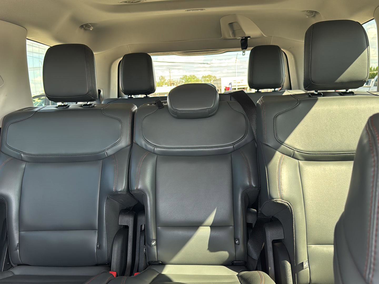 Used 2025 Ford Expedition Active image 17