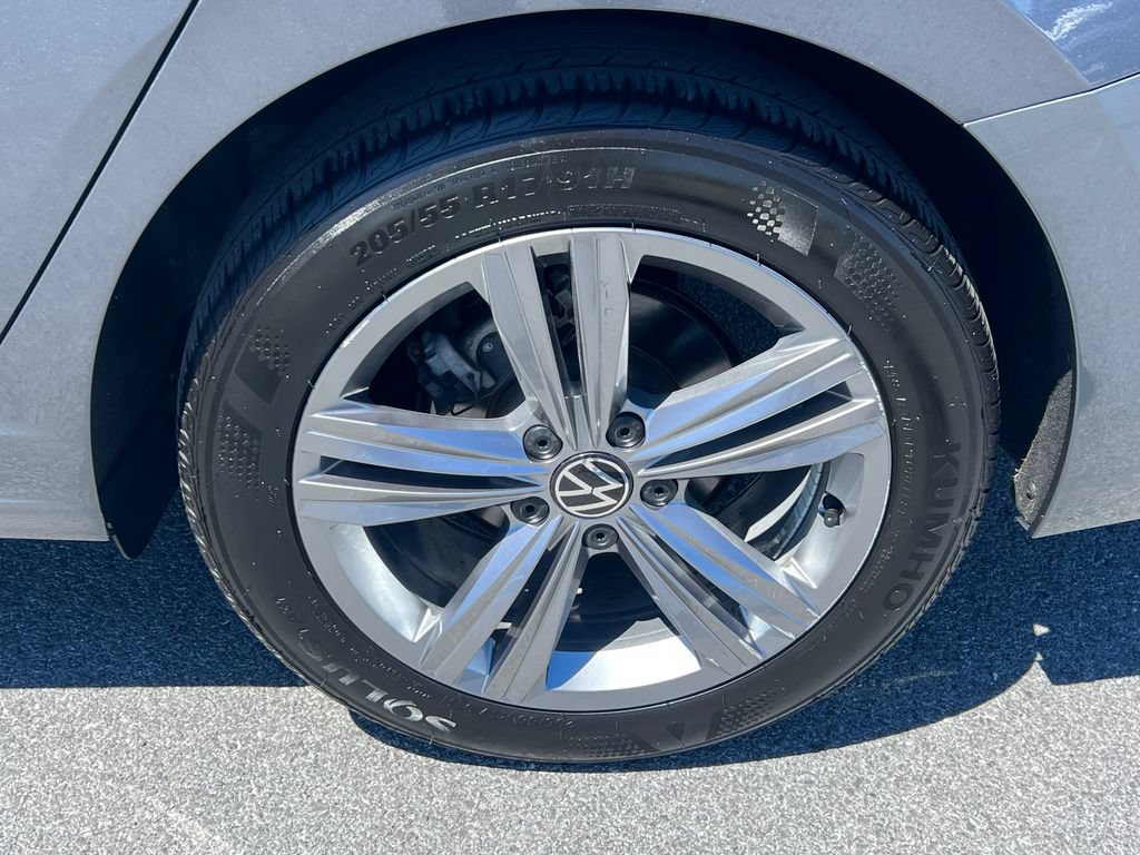 Used 2024 Volkswagen Jetta SE FWD image 13