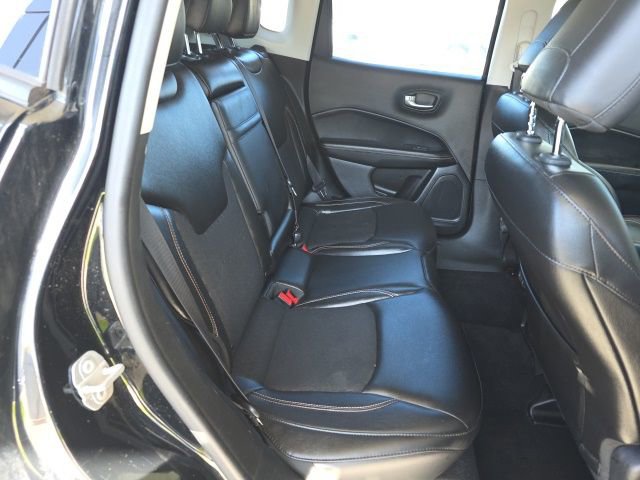 Used 2018 Jeep Compass Latitude w/ Cold Weather Group AWD/4WD image 13