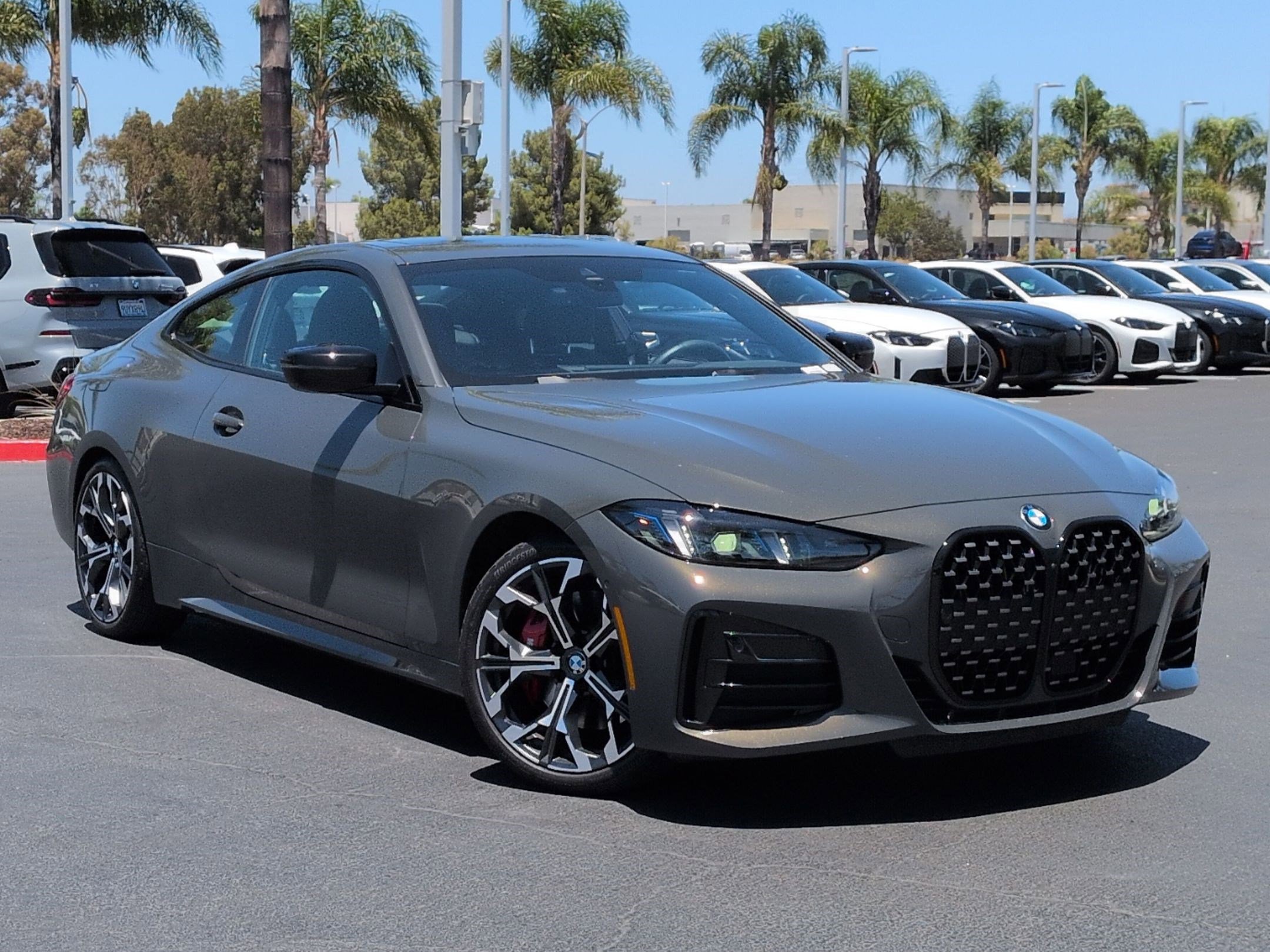 Used 2026 BMW 430i Coupe w/ M Sport Package RWD image 2