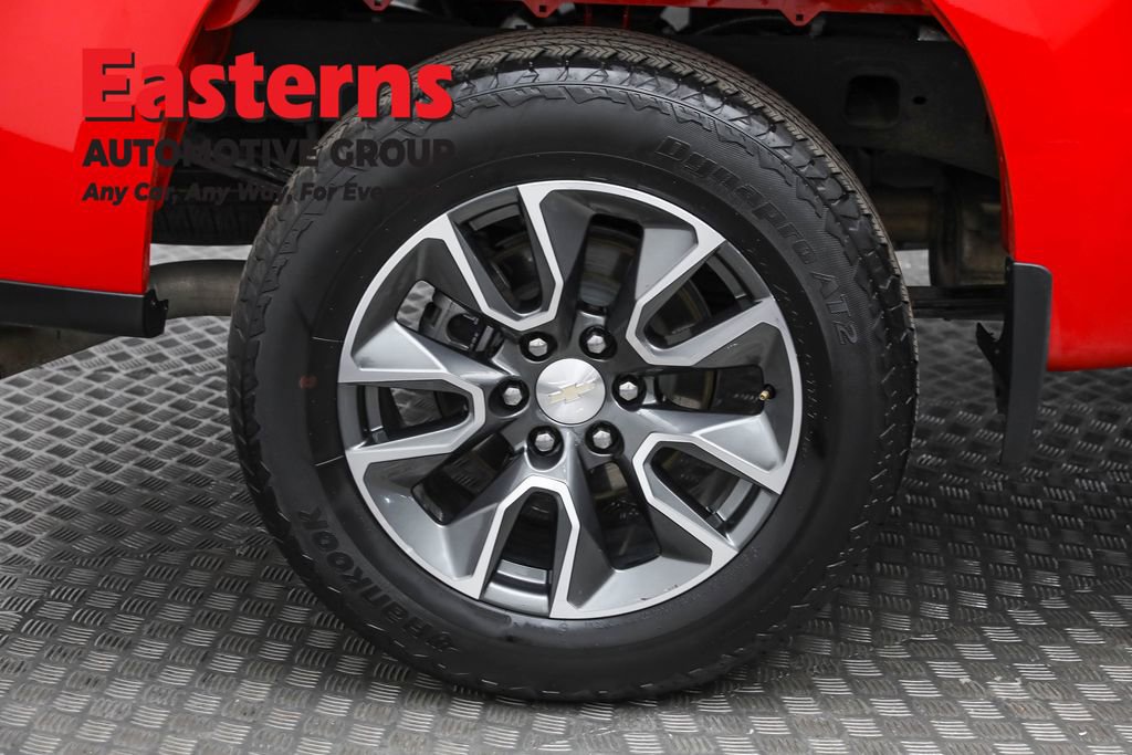 Used 2023 Chevrolet Silverado 1500 LT AWD/4WD image 32