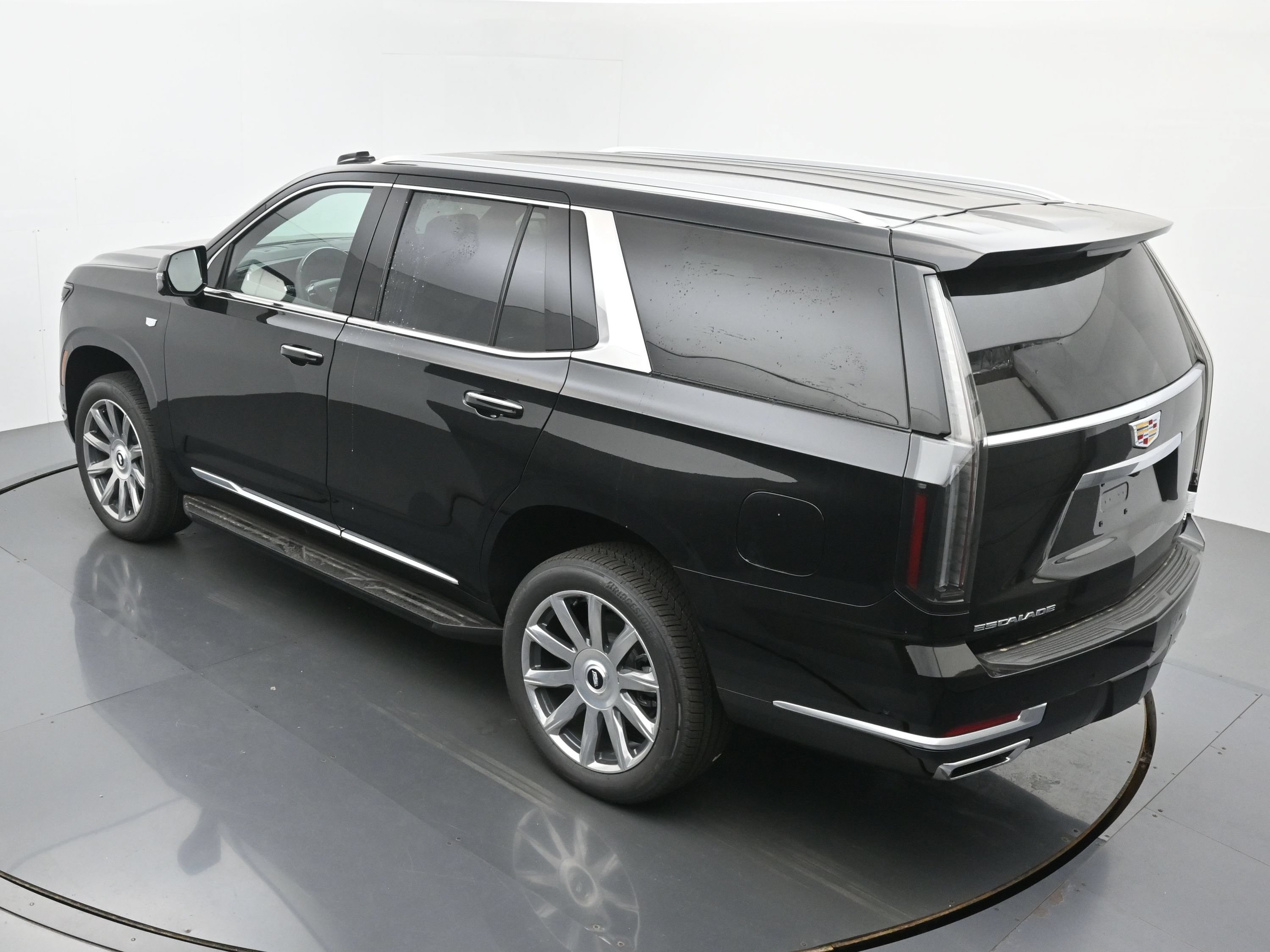New 2026 Cadillac Escalade 4WD w/ LPO, Floor Liner Package image 25