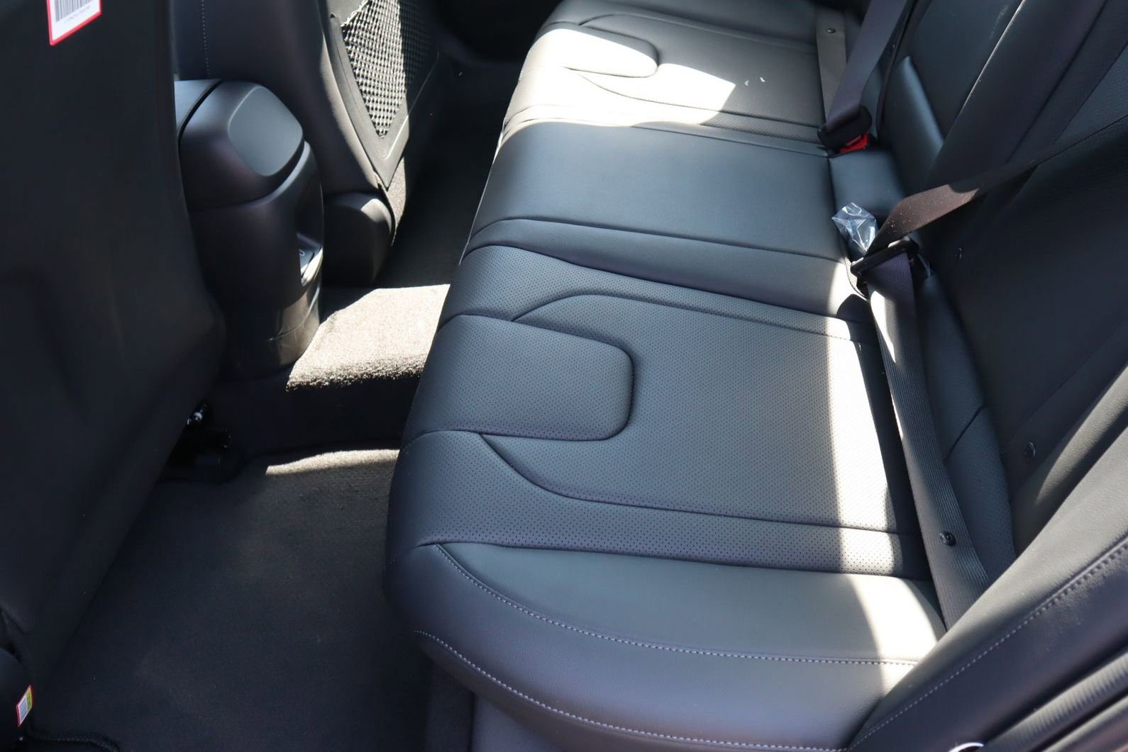 New 2025 Hyundai Elantra Limited image 18