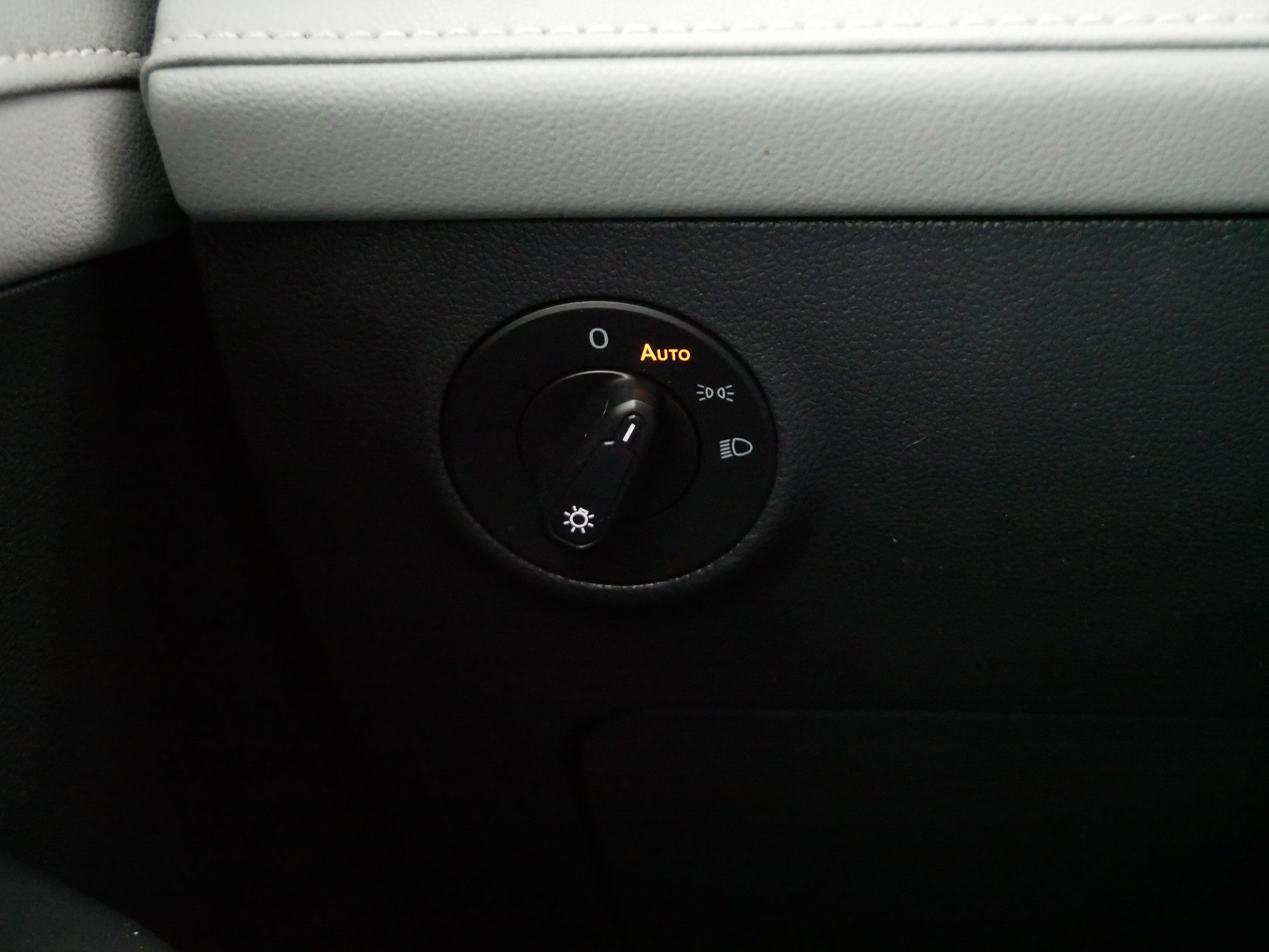 Used 2023 Volkswagen Taos SEL image 27