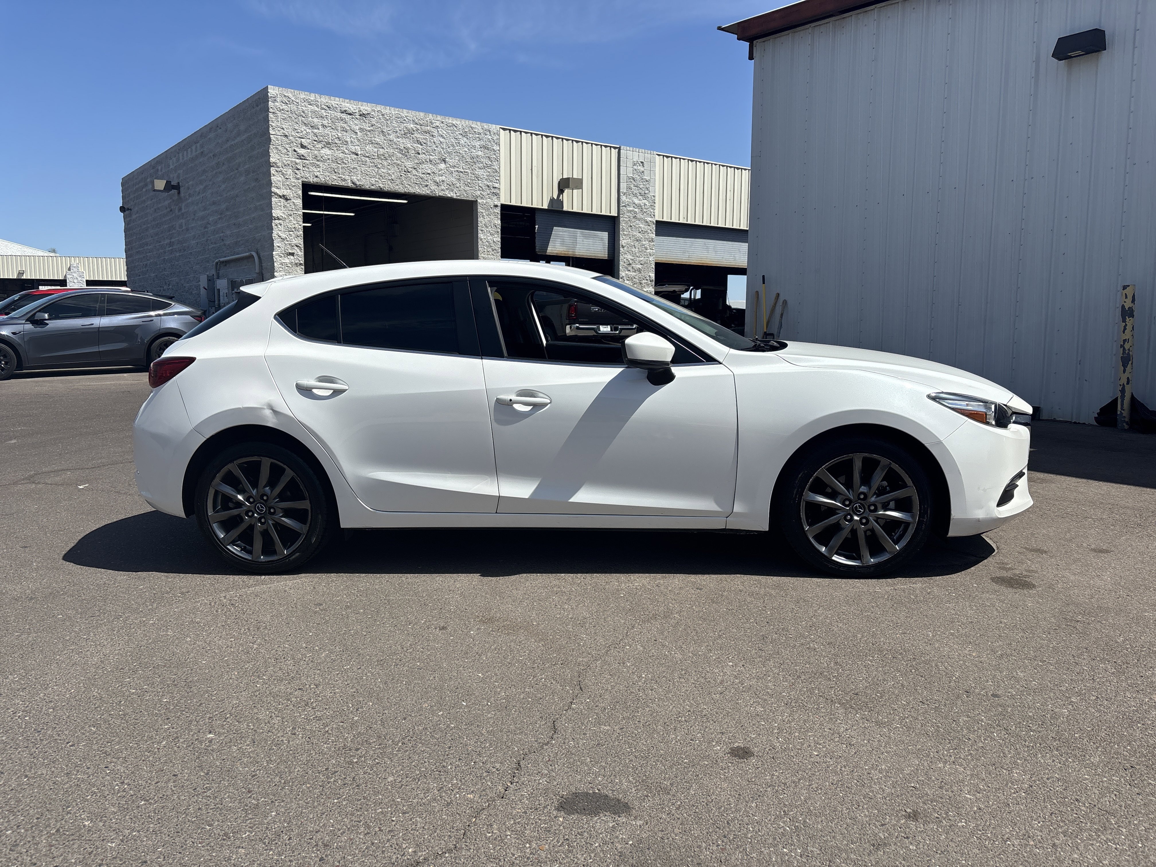 Used 2018 MAZDA MAZDA3 Touring FWD image 6