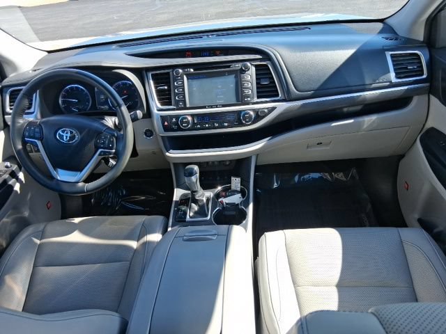 Used 2019 Toyota Highlander Limited Platinum AWD/4WD image 14