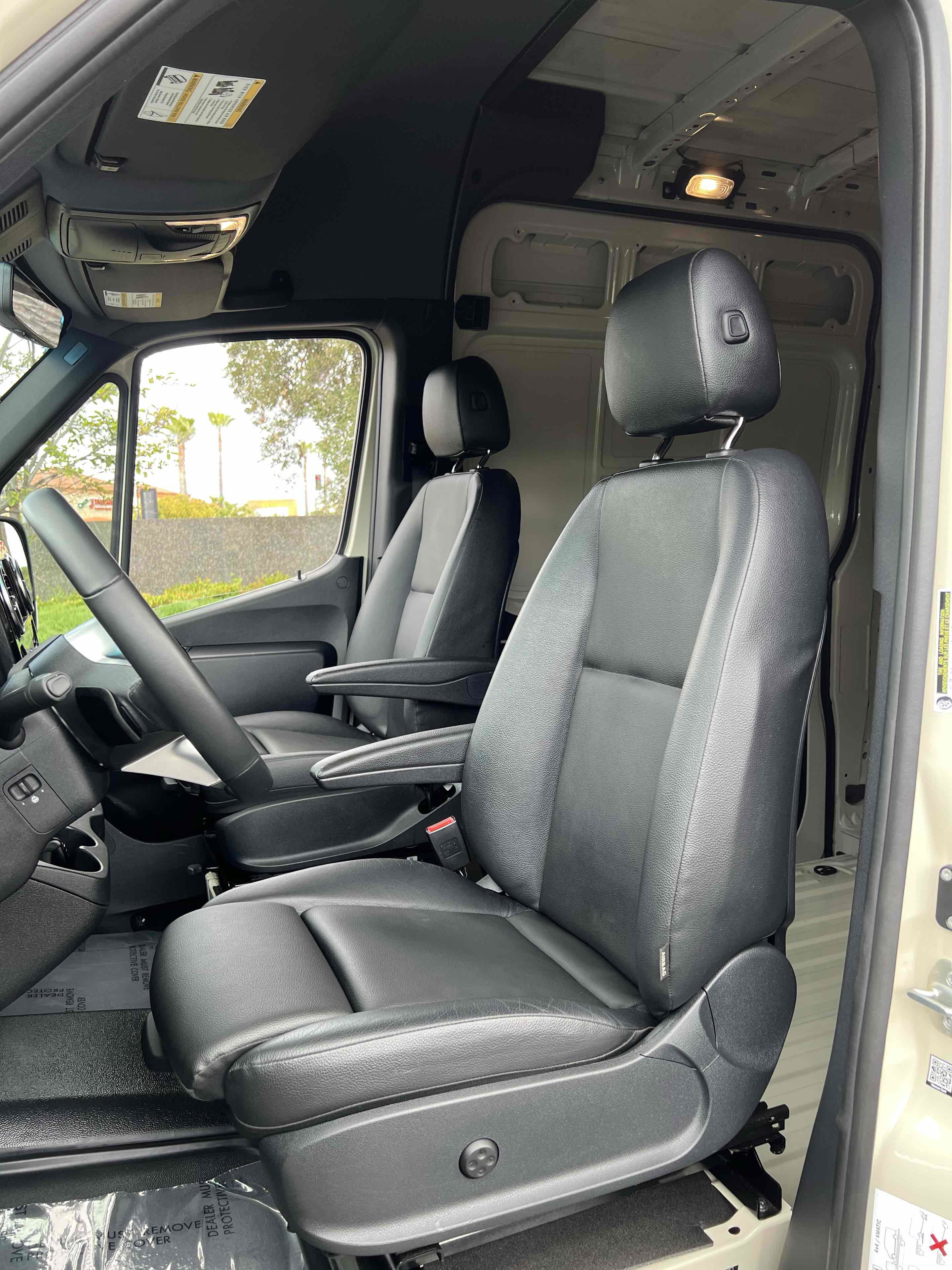 Used 2025 Mercedes-Benz Sprinter 2500 image 28