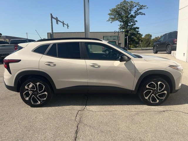 New 2026 Chevrolet Trax RS w/ Driver Confidence Package image 6