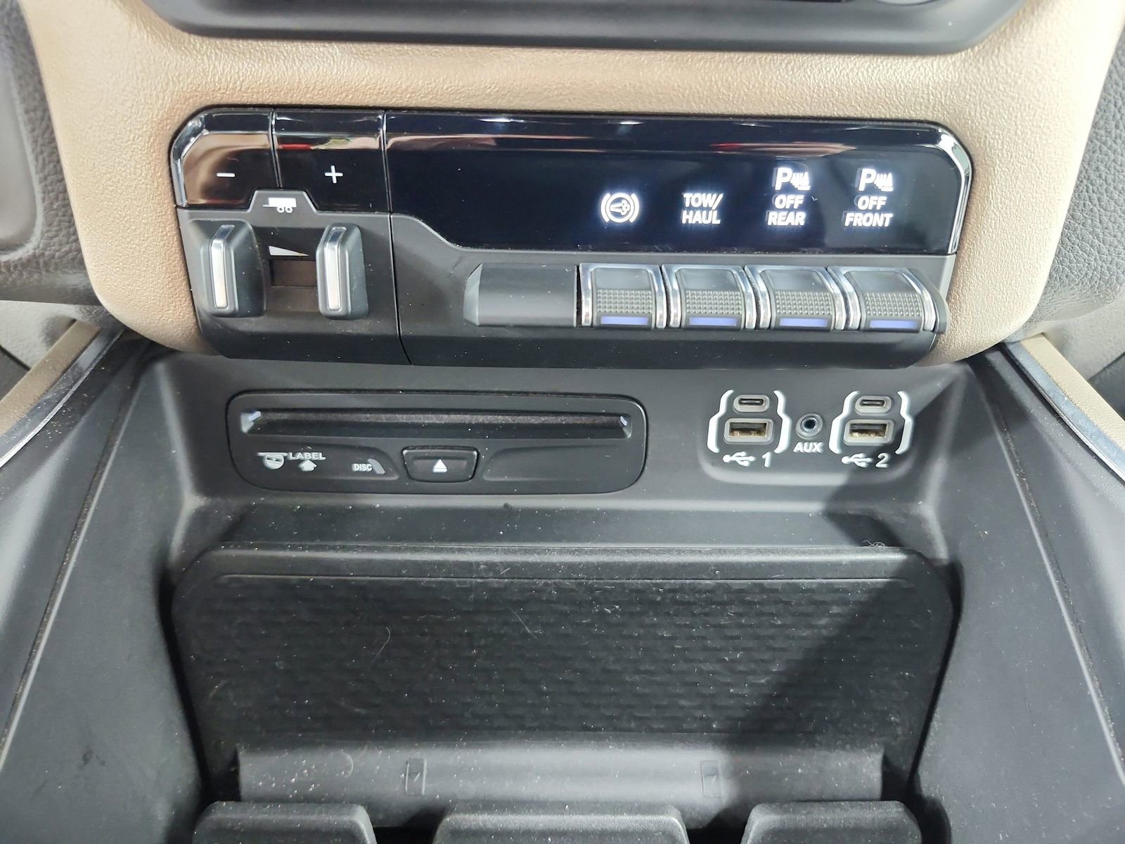 Used 2019 RAM 2500 Laramie w/ Black Appearance Package AWD/4WD image 32