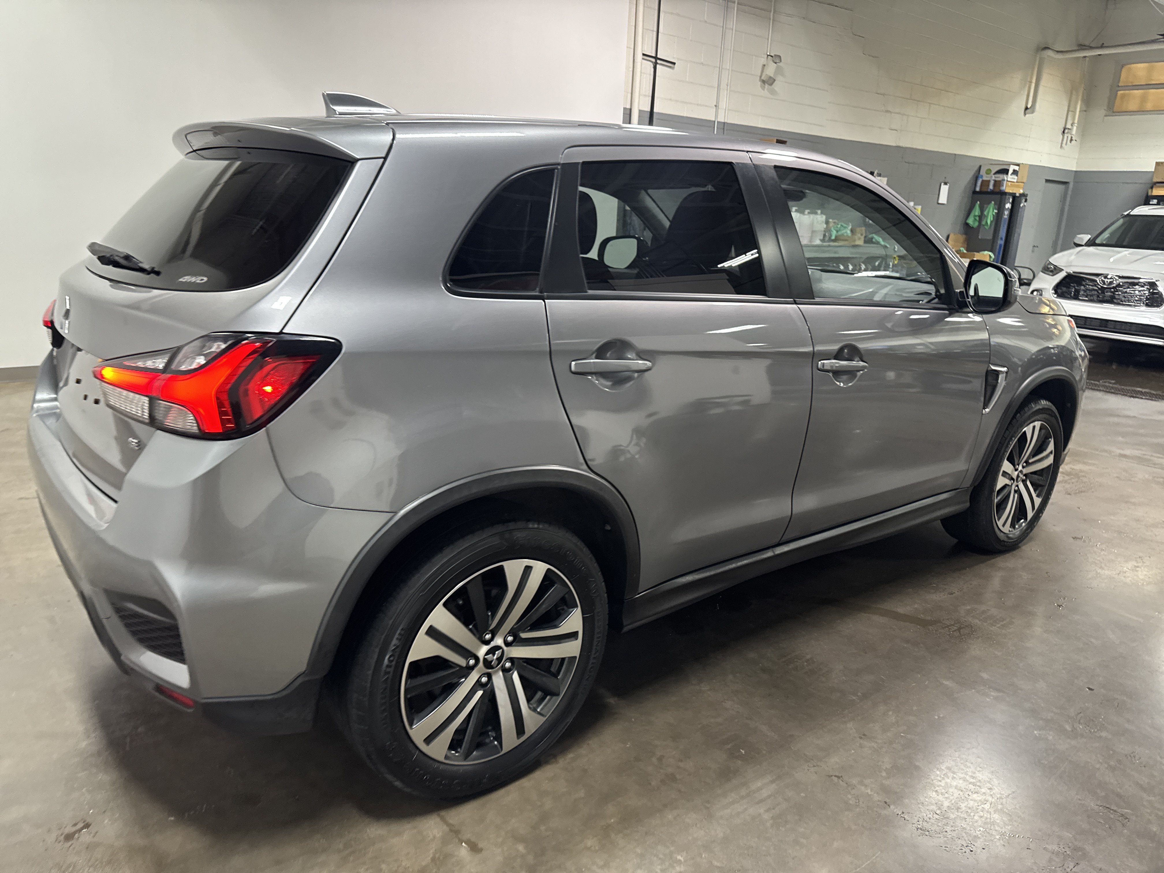 Used 2020 Mitsubishi Outlander Sport SE AWD/4WD image 3