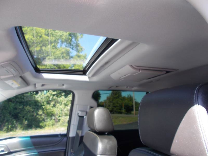 Used 2018 Chevrolet Suburban LT AWD/4WD image 31