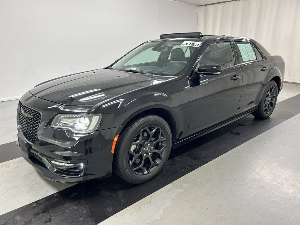 Used 2023 Chrysler 300 Touring L w/ Popular Equipment Group AWD/4WD image 5