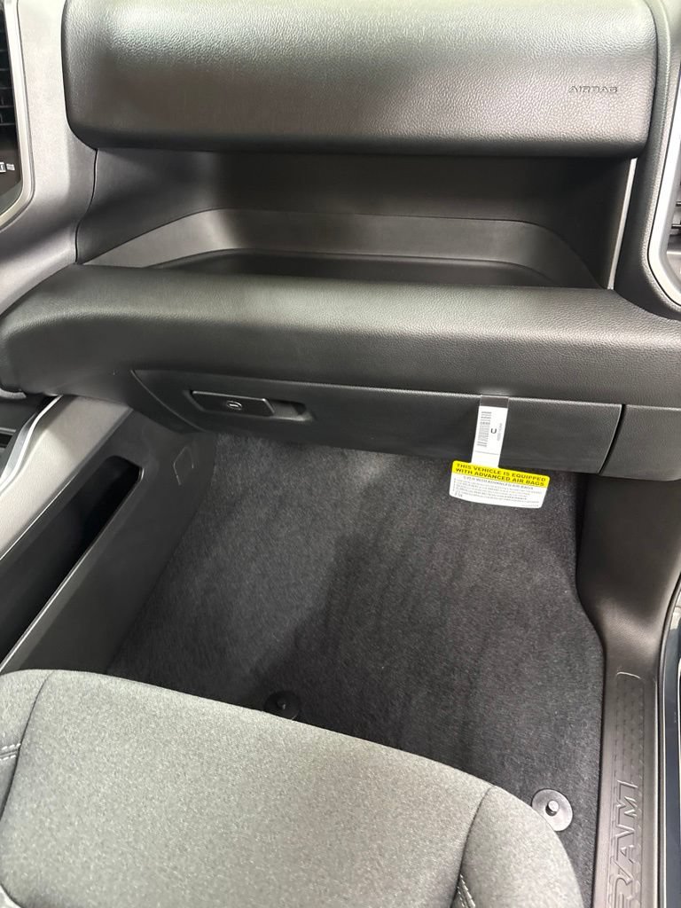 New 2026 RAM 1500 Express AWD/4WD image 26