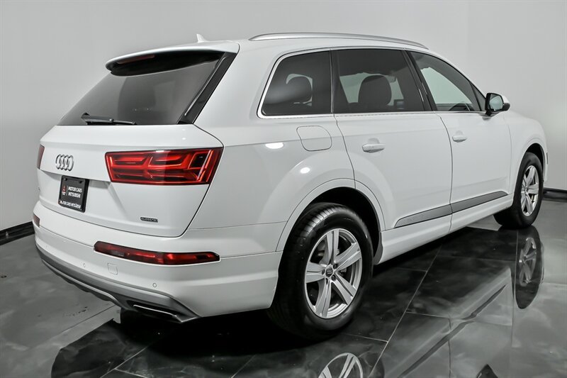 Used 2017 Audi Q7 2.0T Premium AWD/4WD image 9