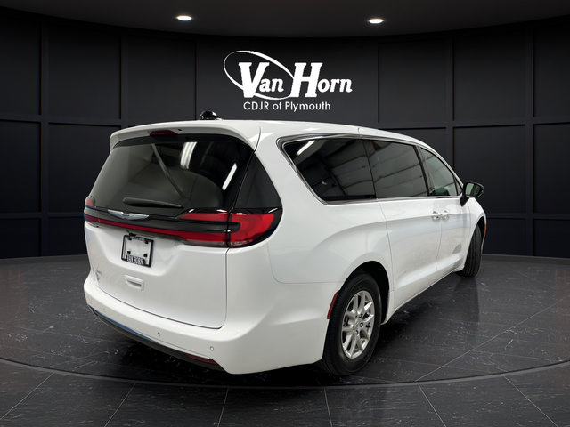 Used 2026 Chrysler Pacifica Select FWD image 7