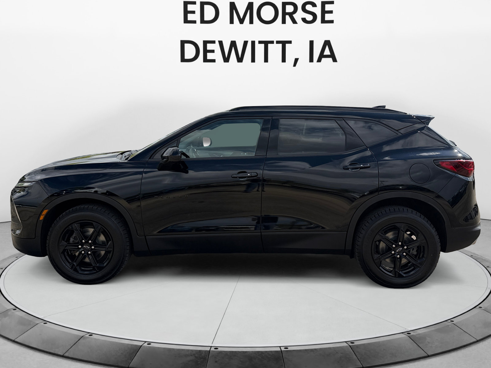 Used 2023 Chevrolet Blazer LT w/ Midnight/Sport Edition AWD/4WD image 2