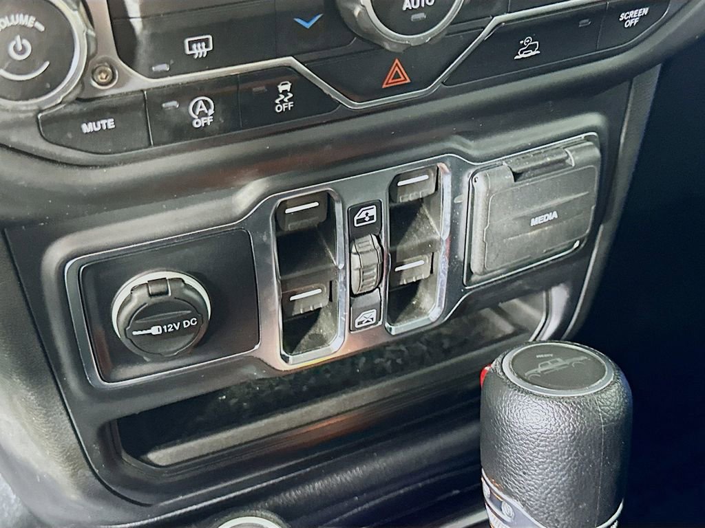 Used 2022 Jeep Gladiator Willys image 29