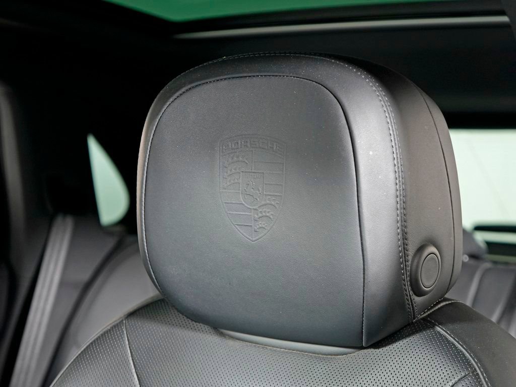 Certified 2024 Porsche Cayenne S w/ Premium Package Plus AWD/4WD image 19