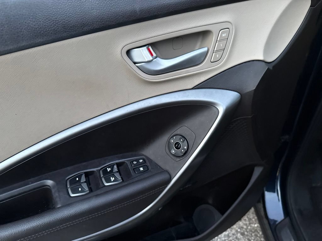 Used 2017 Hyundai Santa Fe Limited FWD image 15