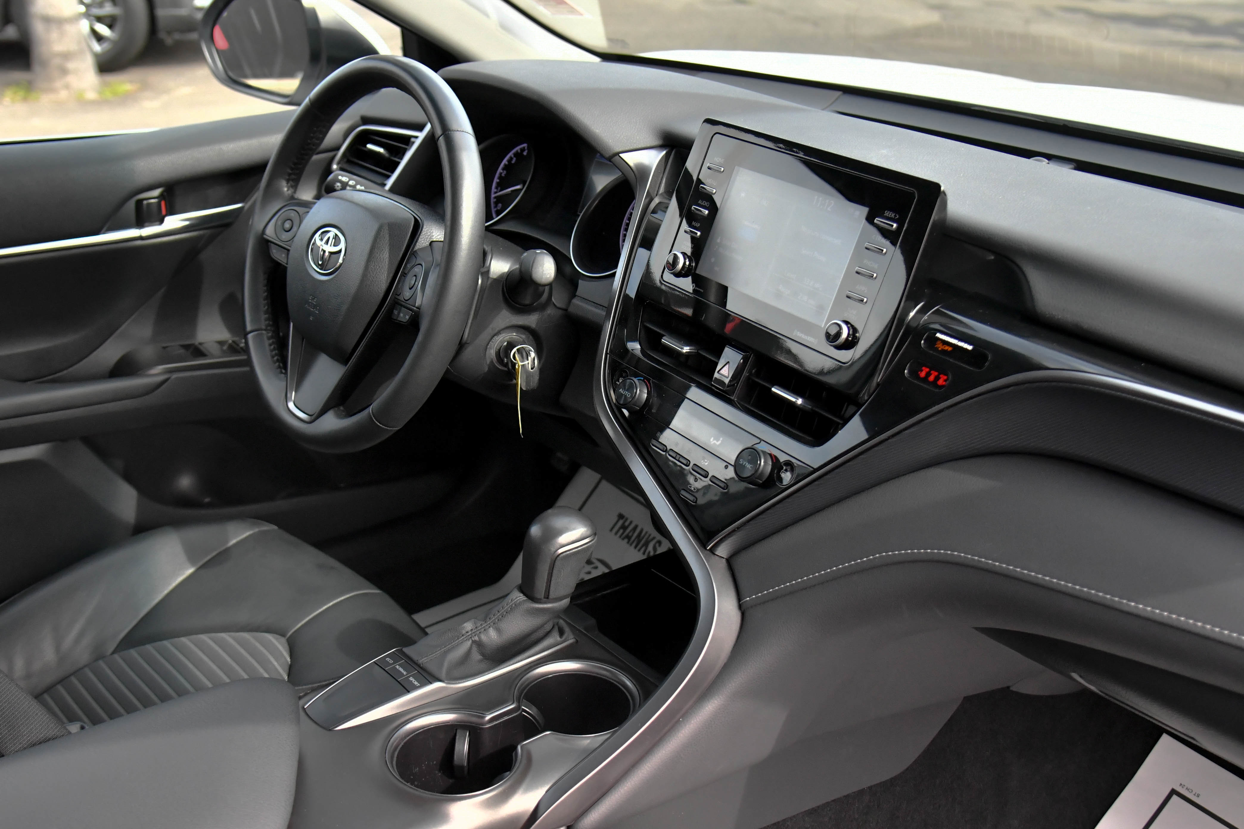 Used 2024 Toyota Camry SE image 39