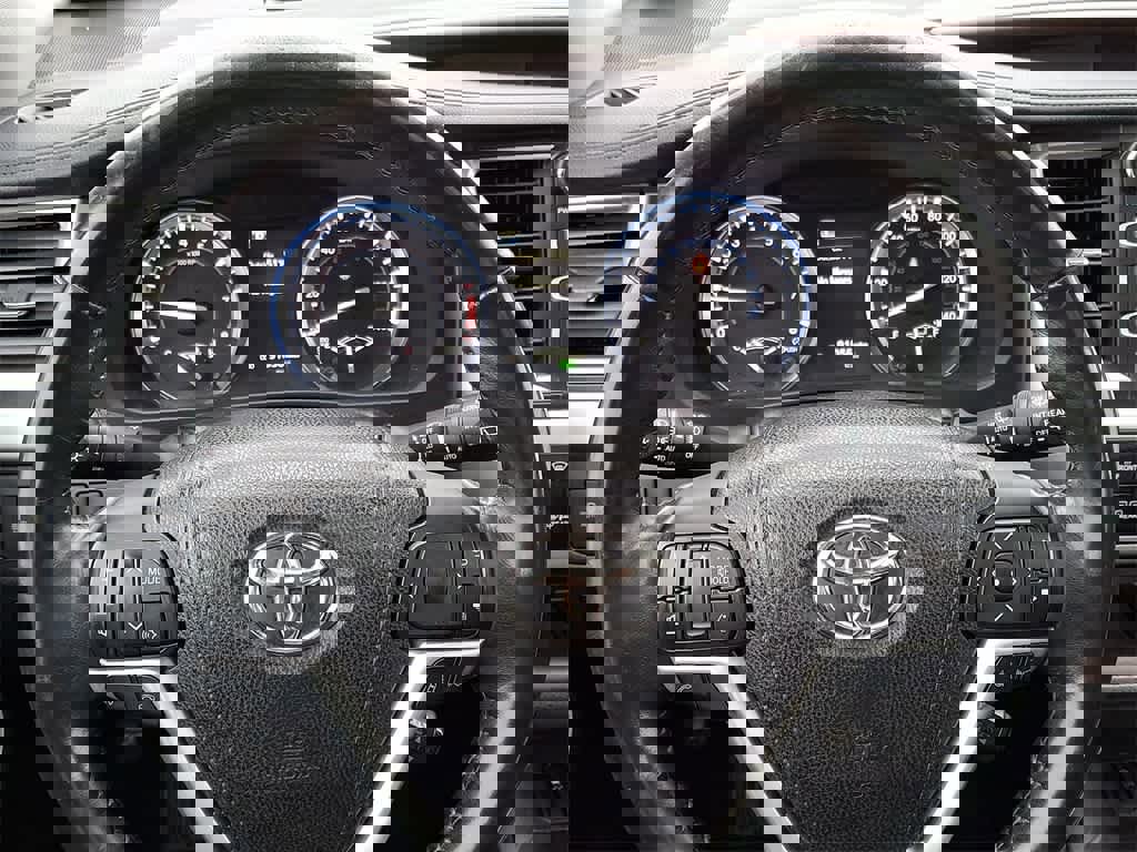 Used 2017 Toyota Highlander Limited Platinum image 21