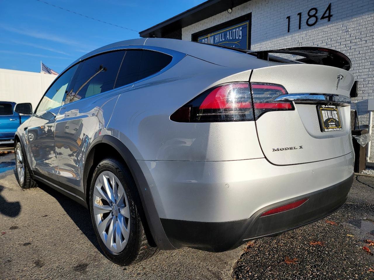 Used 2017 Tesla Model X 75D AWD/4WD image 3
