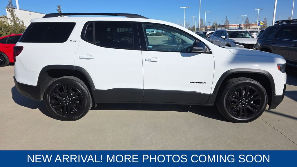 Used 2022 GMC Acadia SLT w/ Elevation Edition image 6