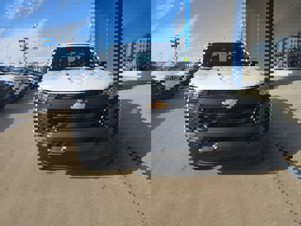 Used 2024 Chevrolet Colorado W/T w/ Safety Package image 3