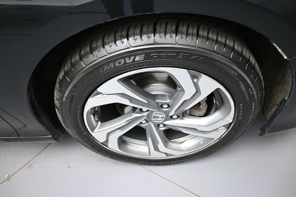 Used 2018 Honda Accord EX image 12