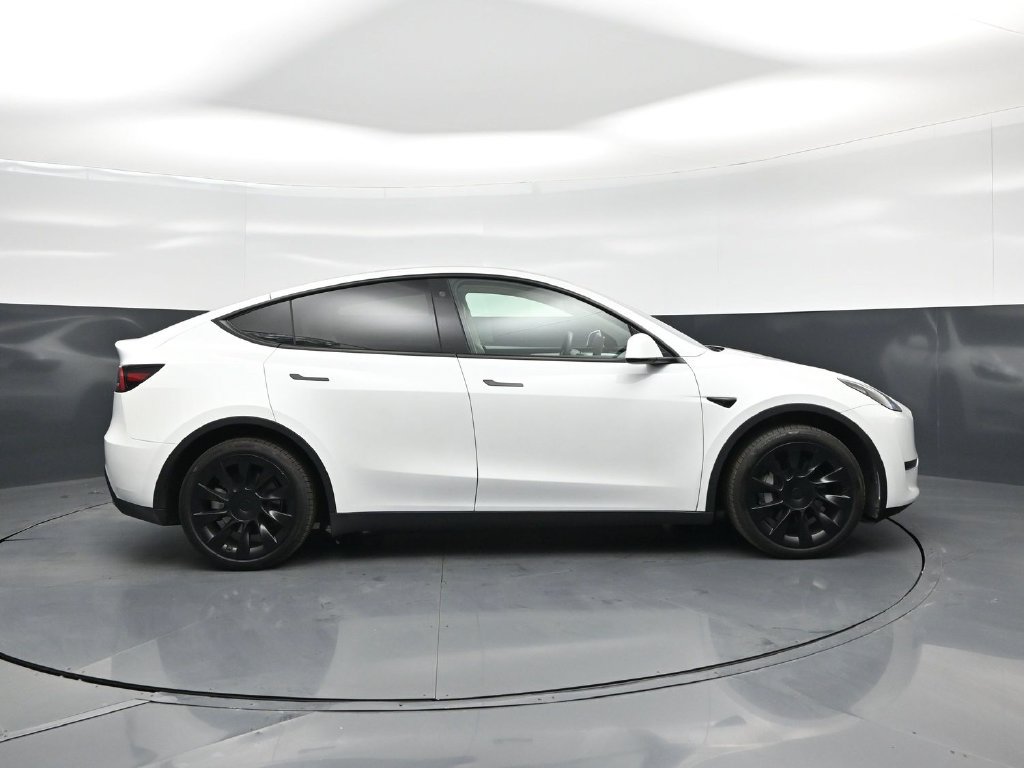 Used 2023 Tesla Model Y Long Range AWD/4WD image 18