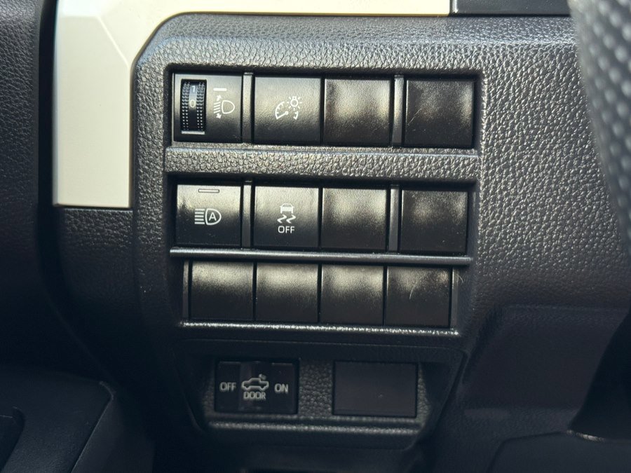 Used 2024 Toyota Tacoma TRD Off-Road AWD/4WD image 49