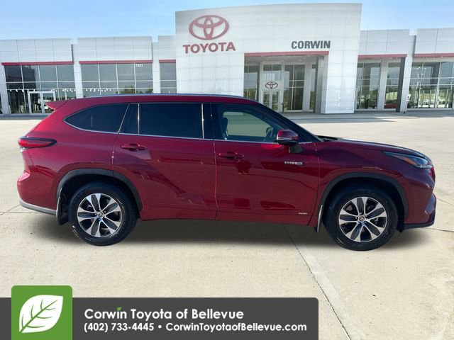 Used 2021 Toyota Highlander XLE w/ Protection Package #3 (TMS) AWD/4WD image 6
