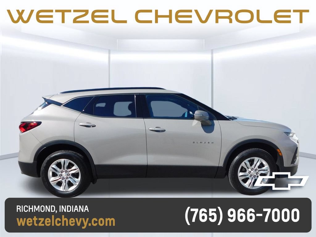 Used 2021 Chevrolet Blazer LT FWD image 2